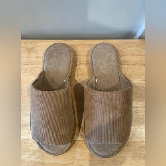Unk Shoes - Beige Corduroy Slippers